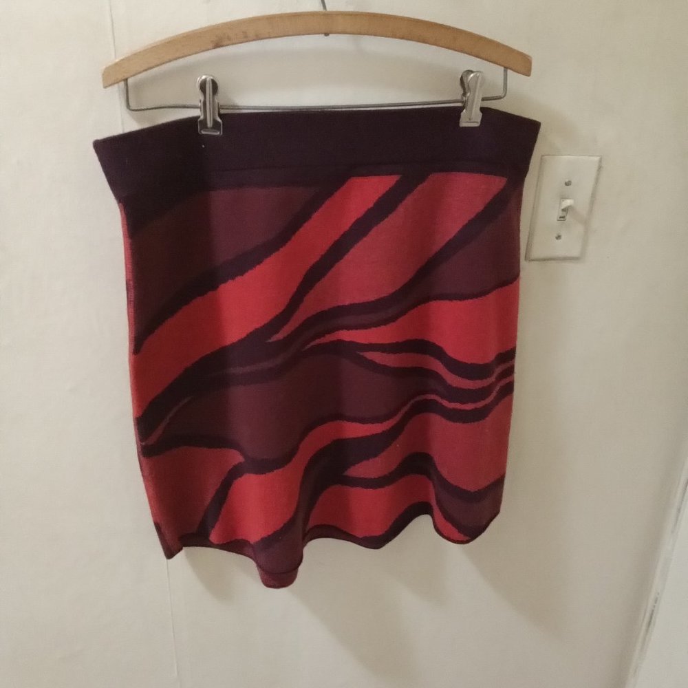 Title Nine Sz L red burgundy Knitskirt